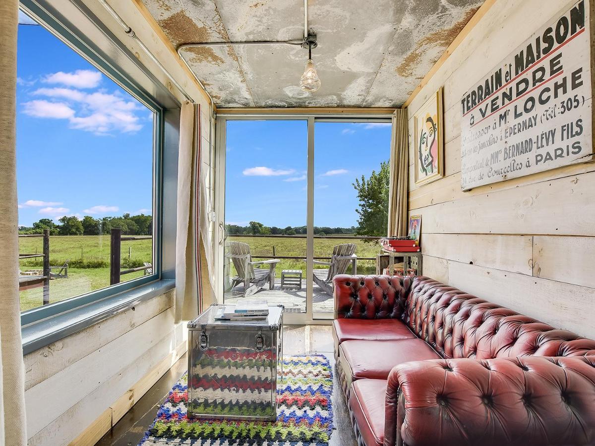 Flophouze Shipping Container Hotel Round Top Bagian luar foto