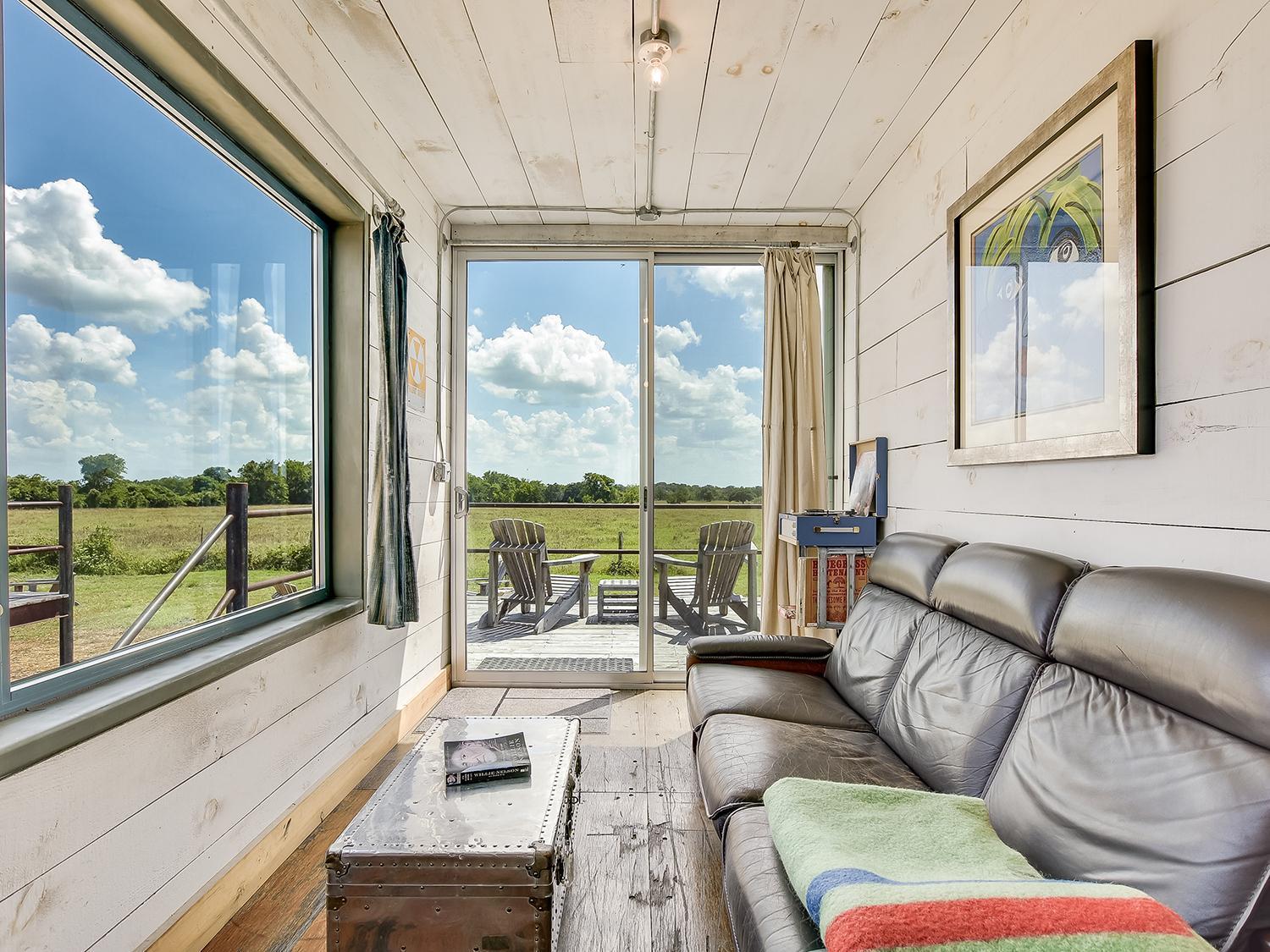 Flophouze Shipping Container Hotel Round Top Ruang foto