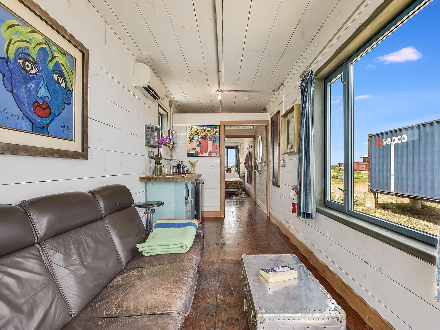 Flophouze Shipping Container Hotel Round Top Ruang foto